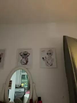 _Lilly_angel from StripChat is Freechat
