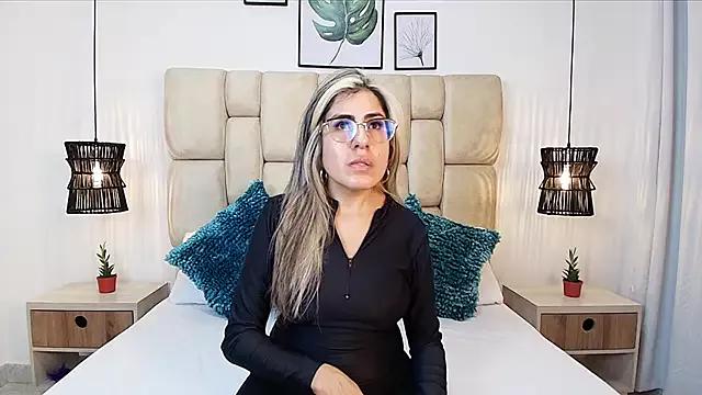 AdharaSmithh from StripChat