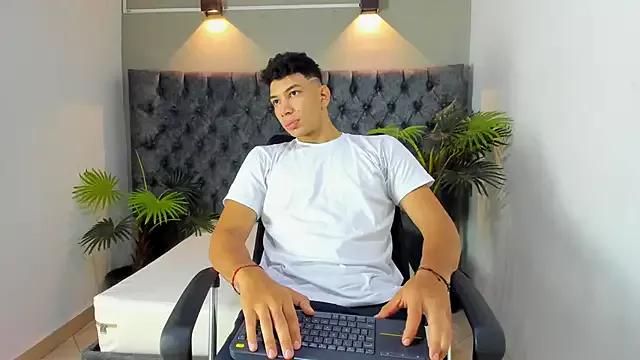 ALAN_REDINGER from StripChat