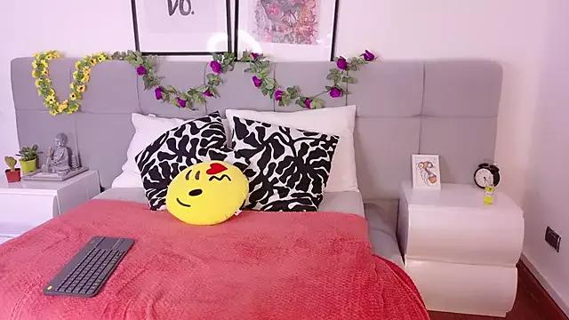 Alanaa_Gomez from StripChat