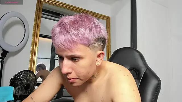AlanRed_ from StripChat