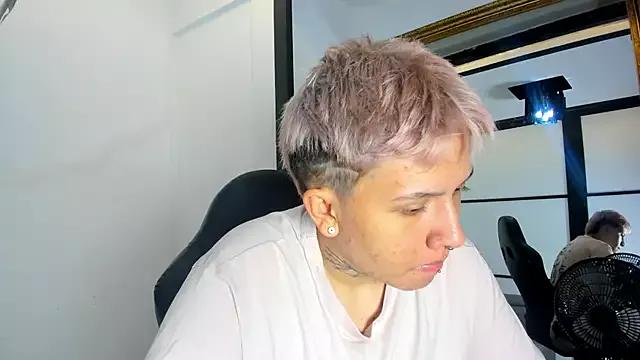 AlanRed_ from StripChat