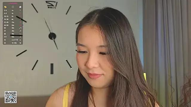 AlberthaEscue from StripChat