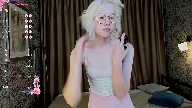 AlettaEve from StripChat