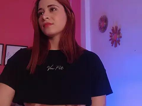 AllanaBlooms from StripChat