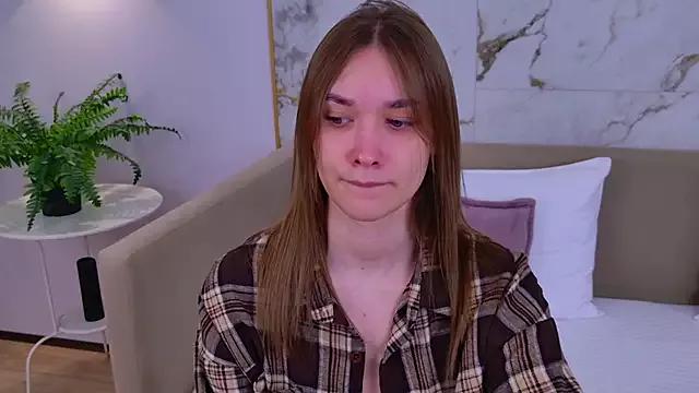AmadaReine from StripChat
