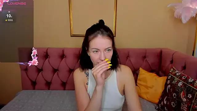 AmandaFields from StripChat