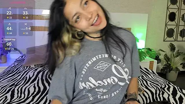 anne_dh from StripChat