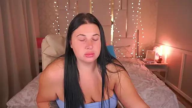 ArianaDarkk from StripChat