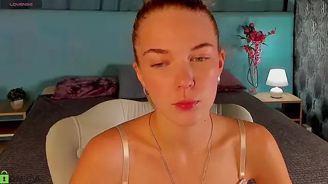 Aurora_Bennet from StripChat