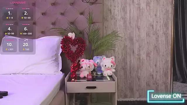 Ava_Glow from StripChat