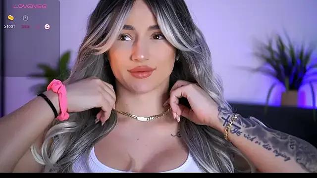 BabbyAisha from StripChat