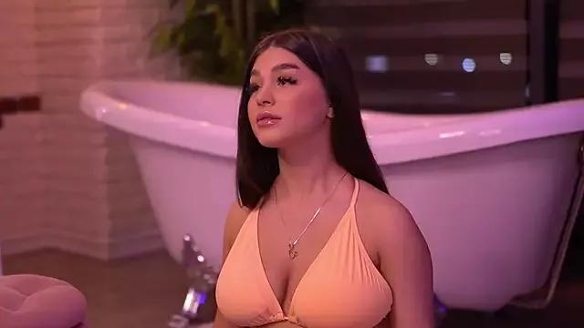 BellaNoirre from StripChat