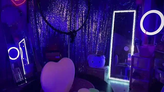 bimbotwerkqueen from StripChat
