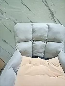 Naked Room Blan_center 