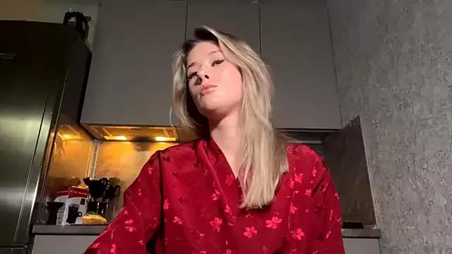 Blonde_strict from StripChat