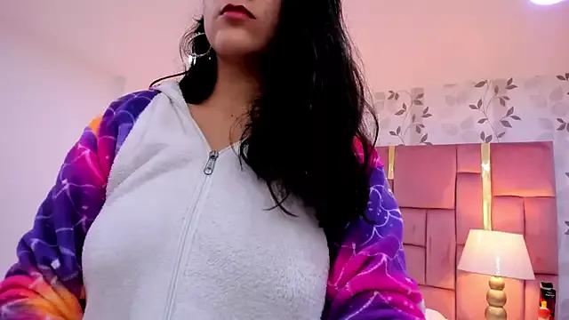 BonnyCutee from StripChat