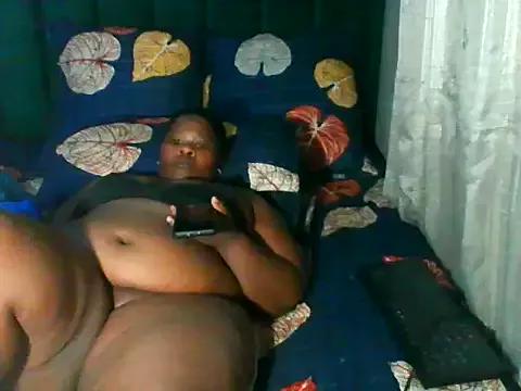 BustyqueenAss from StripChat