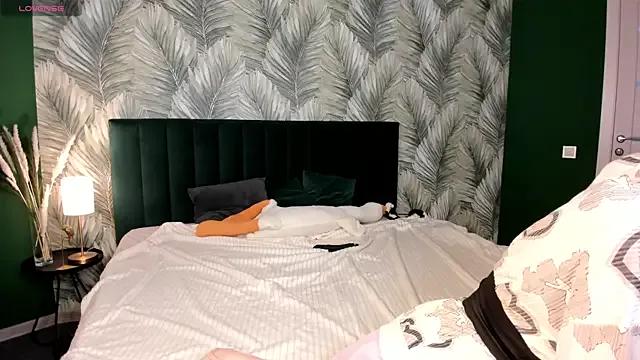CarolineRichter from StripChat