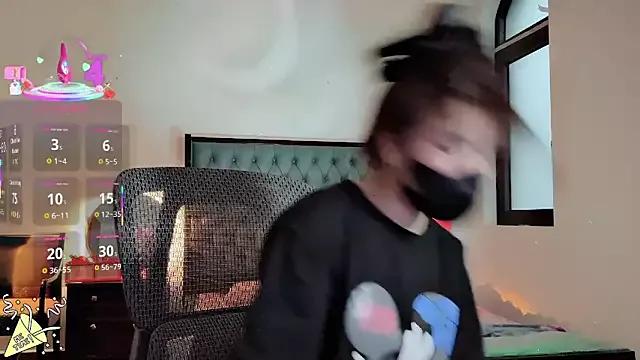 Caryln-Bun from StripChat