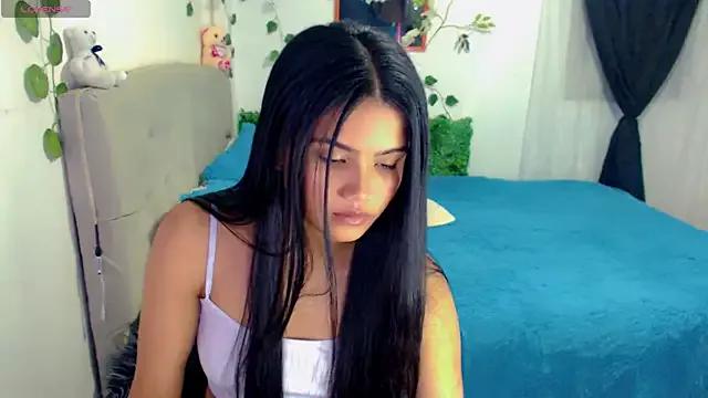 Chiiiiara_ from StripChat