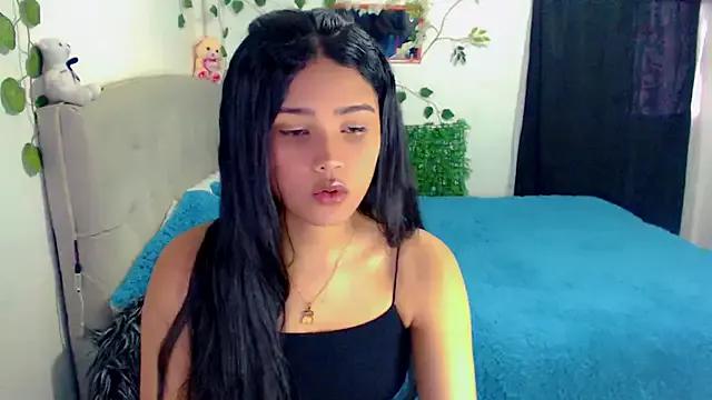 Chiiiiara_ from StripChat