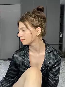 Naked Room CurlyLara 