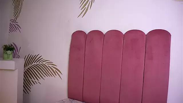 Naked Room Daisha_Riley 