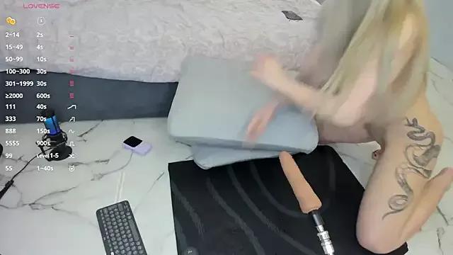 Naked Room Devil_Minds 