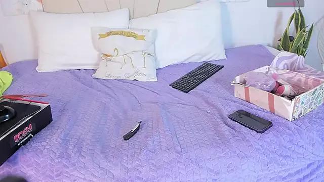 Dolly_cutee from StripChat