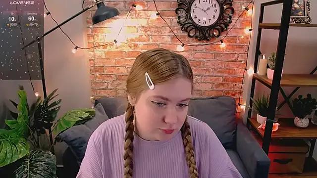 Ellie_Wellie from StripChat