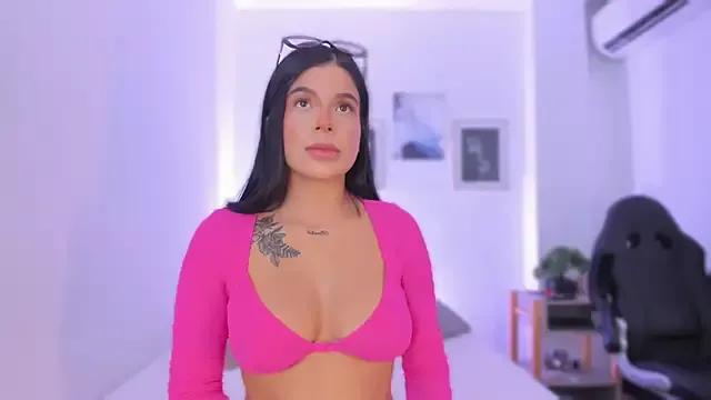 emelie_89 from StripChat