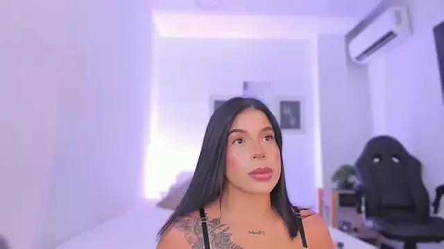 emelie_89 from StripChat