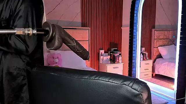 EmiilyHendriixx from StripChat