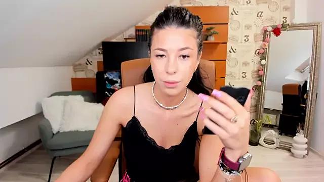 Naked Room EmillyTaylor 