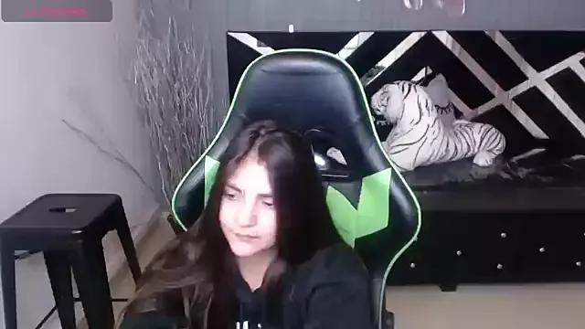 emily_cooper_t on StripChat