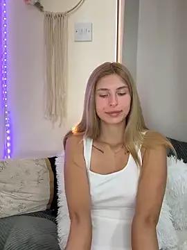 Naked Room emma05 