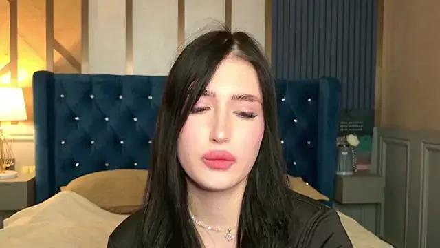 EmmaLawrens from StripChat