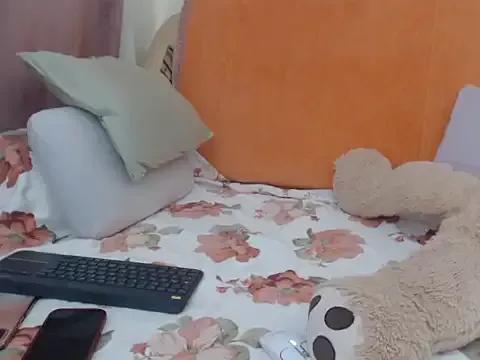 Emmatoo from StripChat