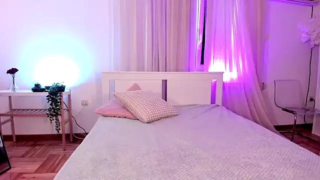Emmi_Lake from StripChat