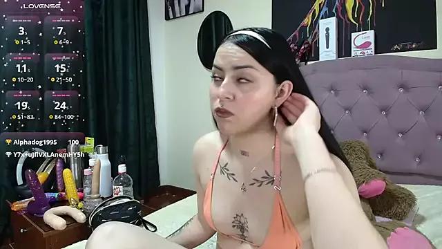 Emmie_Hot from StripChat