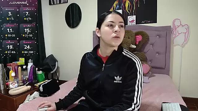 Emmie_Hot from StripChat