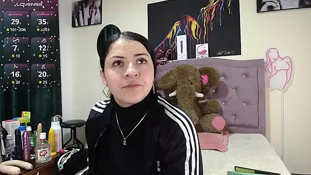 Emmie_Hot from StripChat
