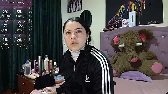 Emmie_Hot from StripChat