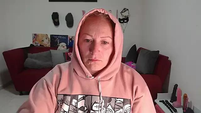 Naked Room emperabigbootybigass 