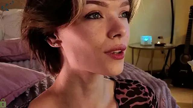 Eva_Natsumi from StripChat