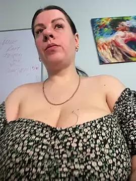 Evelinia from StripChat