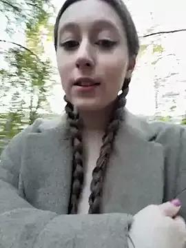 FroggyAnna from StripChat