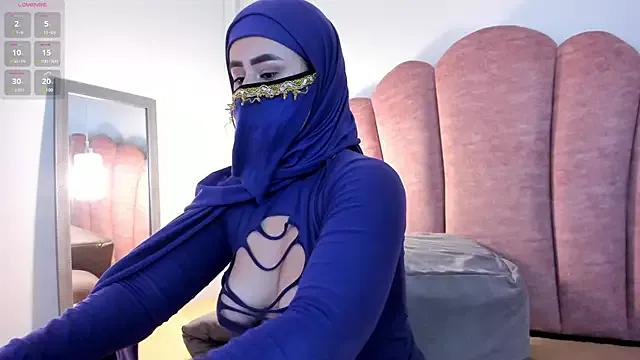 Naked Room halabi_saha 