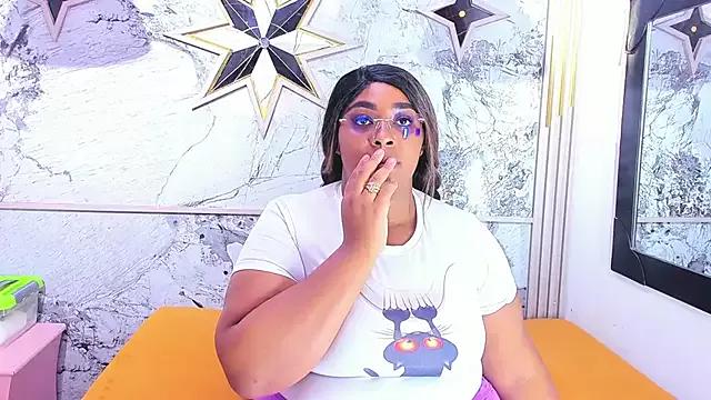 HannyMansonh from StripChat